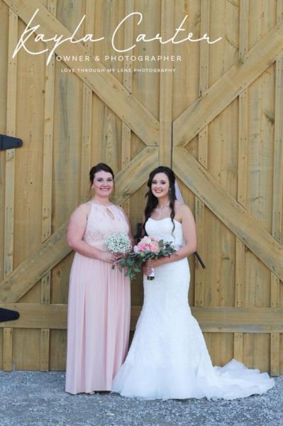 Here at Triple H Barn, we welcome bridal parties to share their most special moments....and photo shoot sessions!