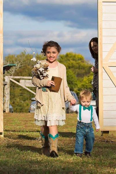 It's all the little moments of weddings that matter the most as seen with these adorable children walking down the aisle! 